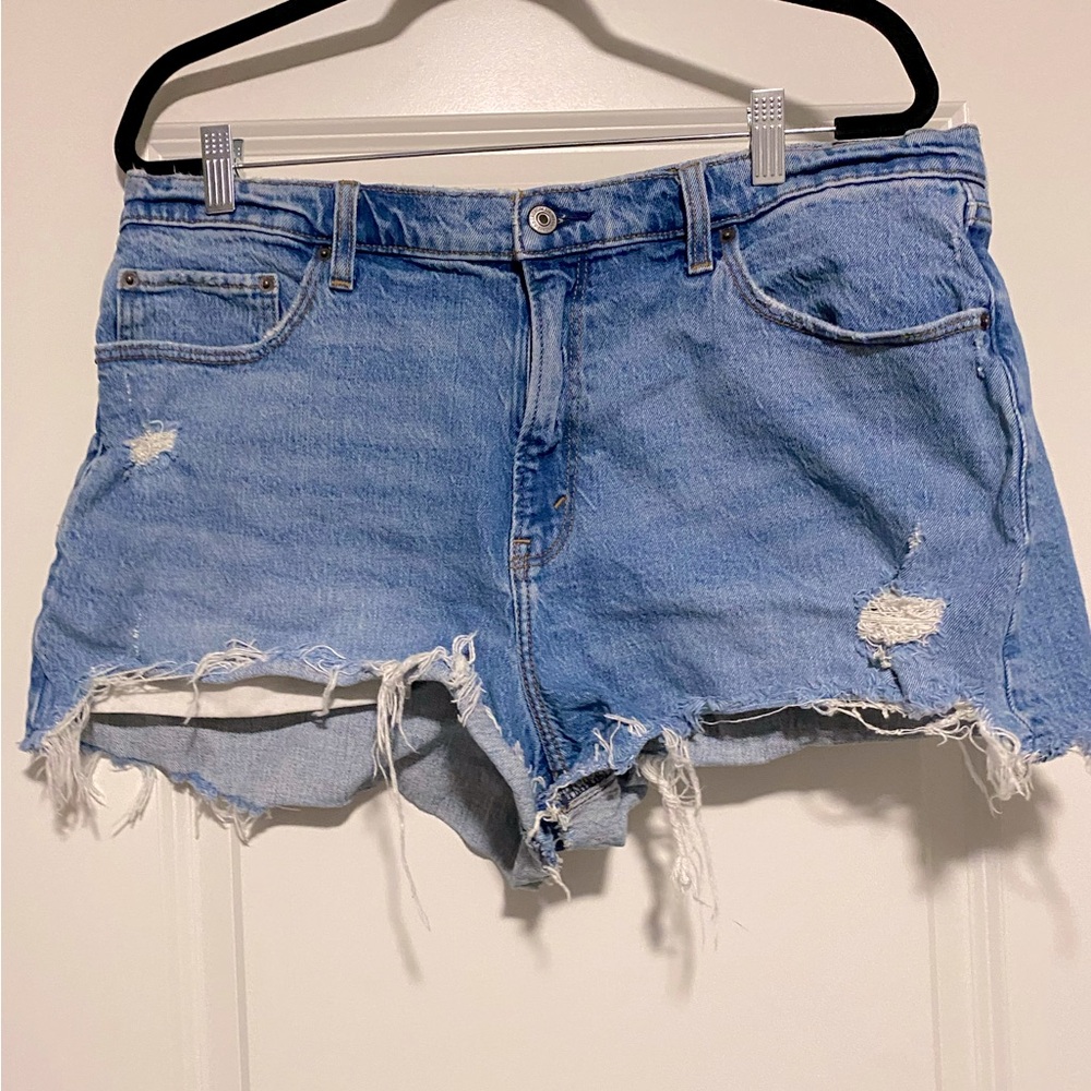 Abercrombie & Fitch Curve Love Mom Shorts Size 16 High Rise Medium Wash